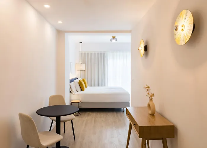 Santa Cruz de Tenerife hotels near Museum of Nature and Man