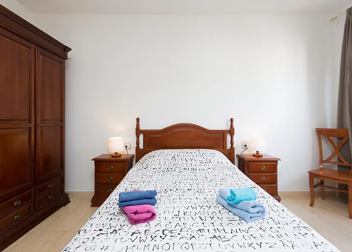 Vacation Apartment Rentals in Santa Cruz de Tenerife